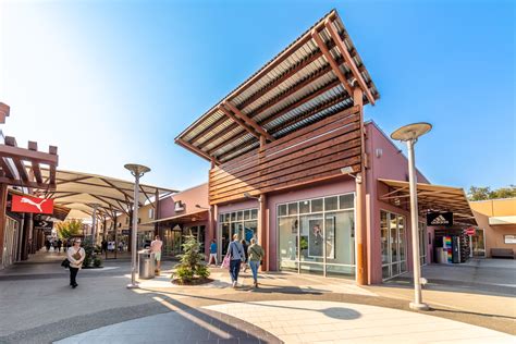 seattle premium outlets stores